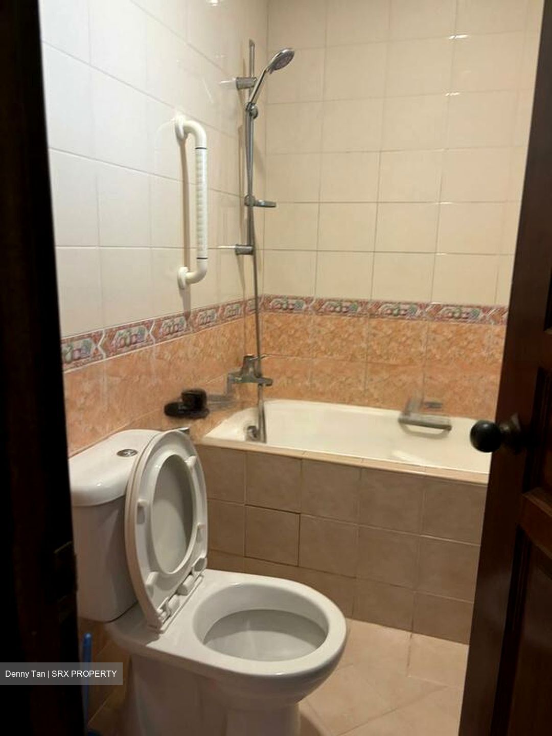 Highland Road (D19), Terrace #455652611